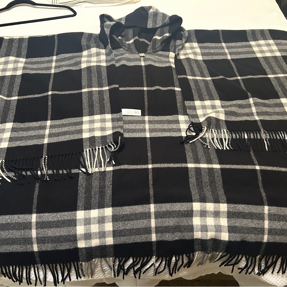 Burberry Plaid Cape with Hood. Bought at London Burberry store - Picture 3 of 12